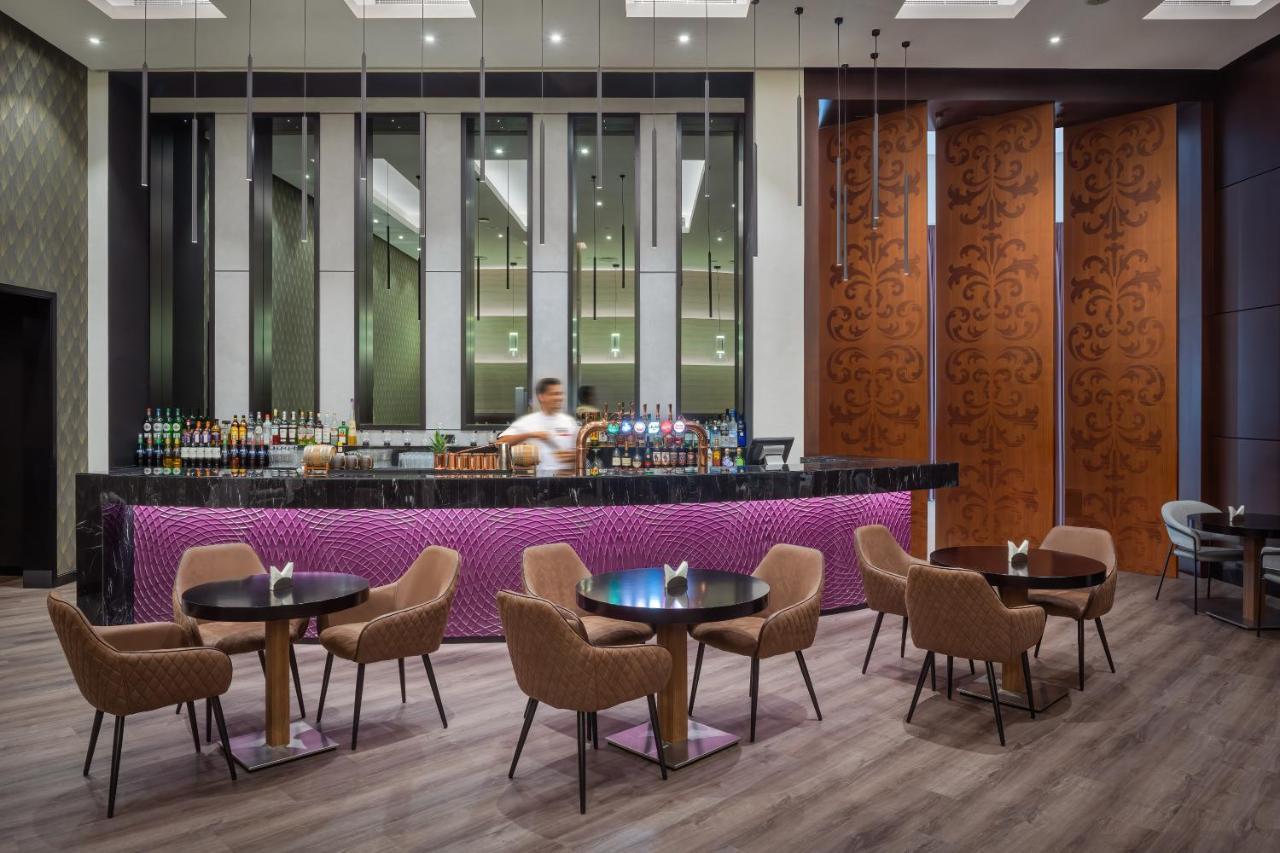 Отель Novotel Deira Creekside Дубай