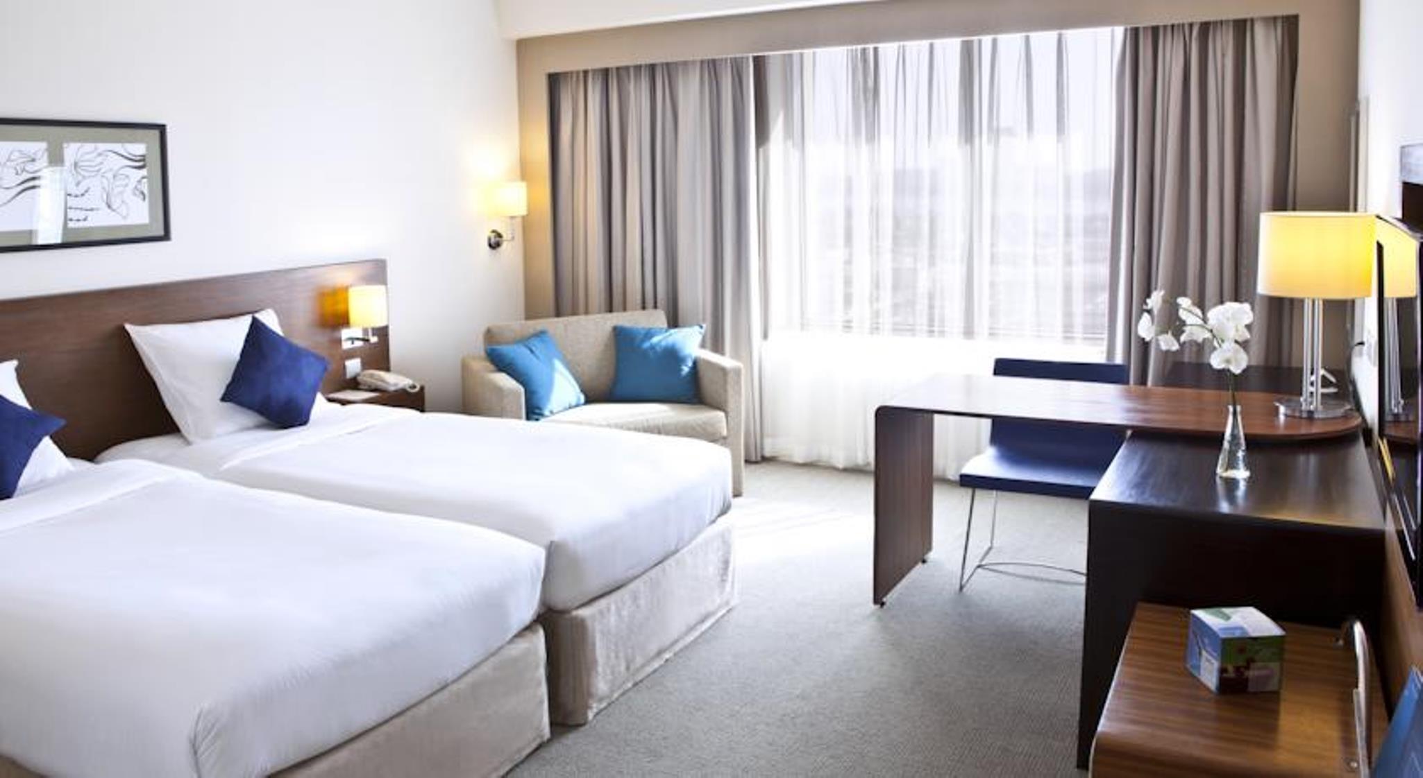 Отель Novotel Deira Creekside Дубай