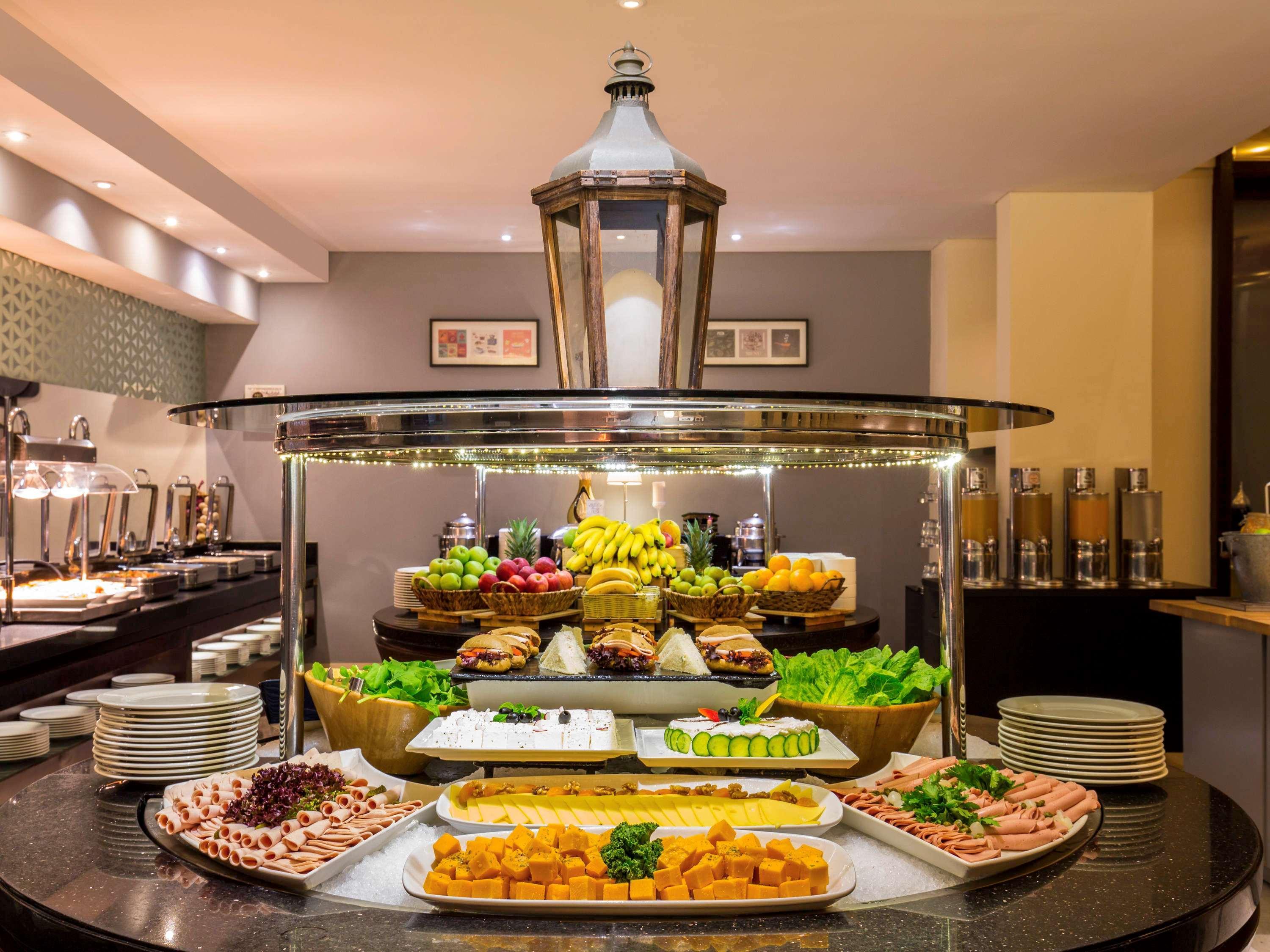 Novotel Deira Creekside Отель