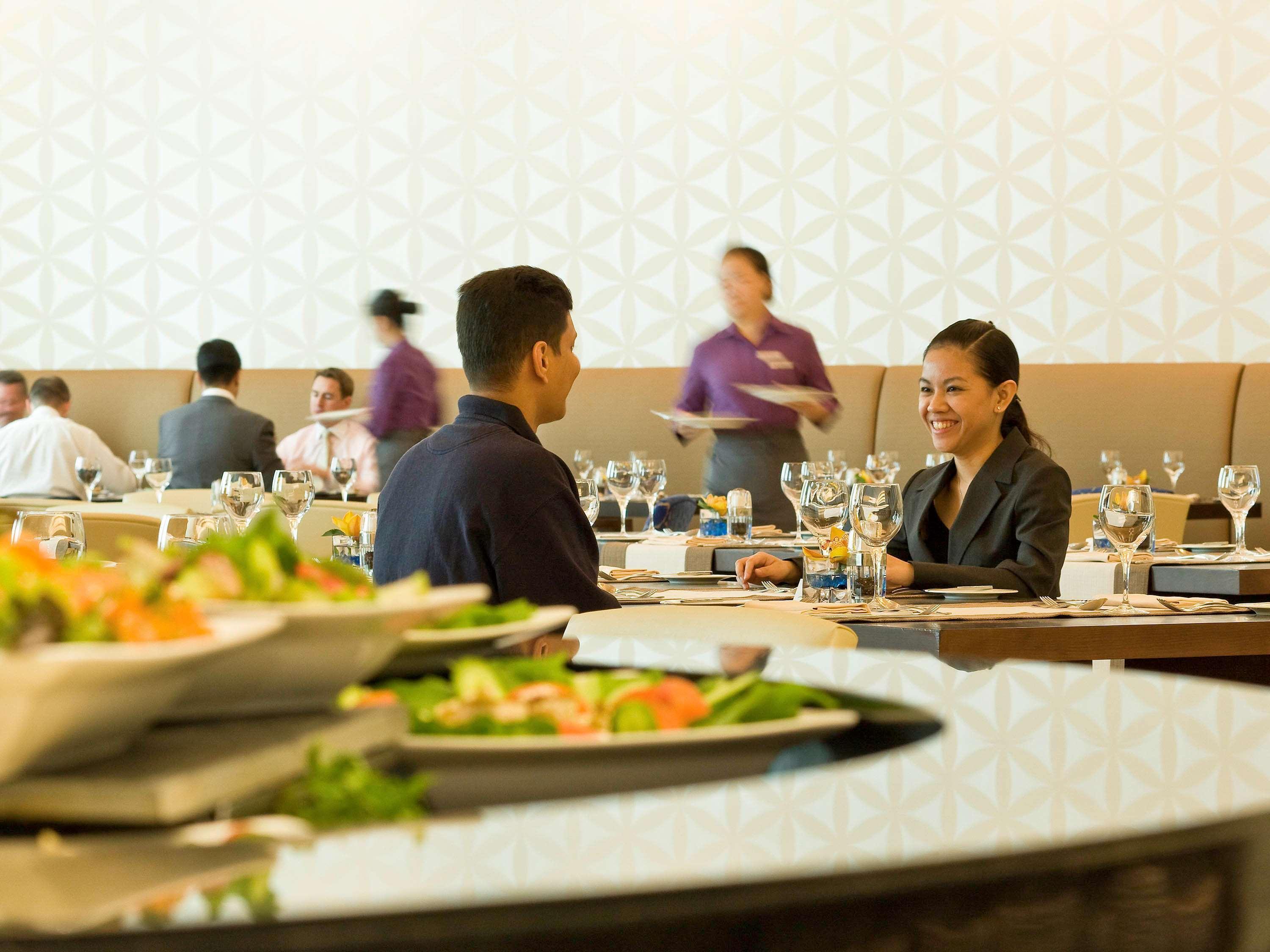 Отель Novotel Deira Creekside Дубай